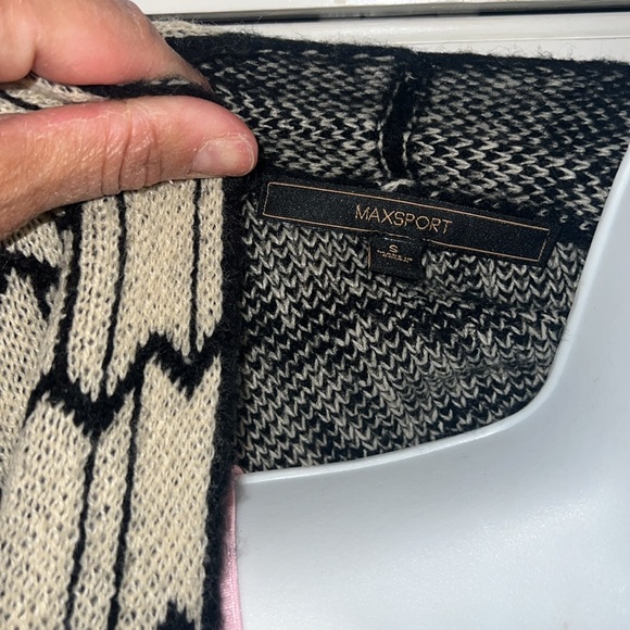 BCBGMAXAZRIA Cardigan 💄💋 - Picture 5 of 10